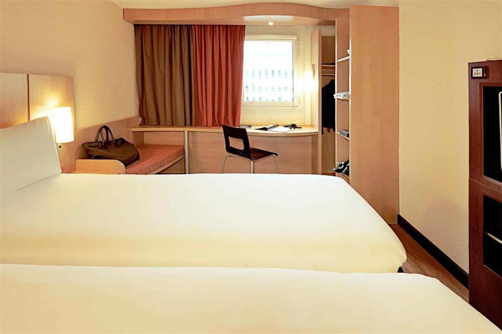 Hotel Ibis Hamburg Alsterring Pokoj fotografie